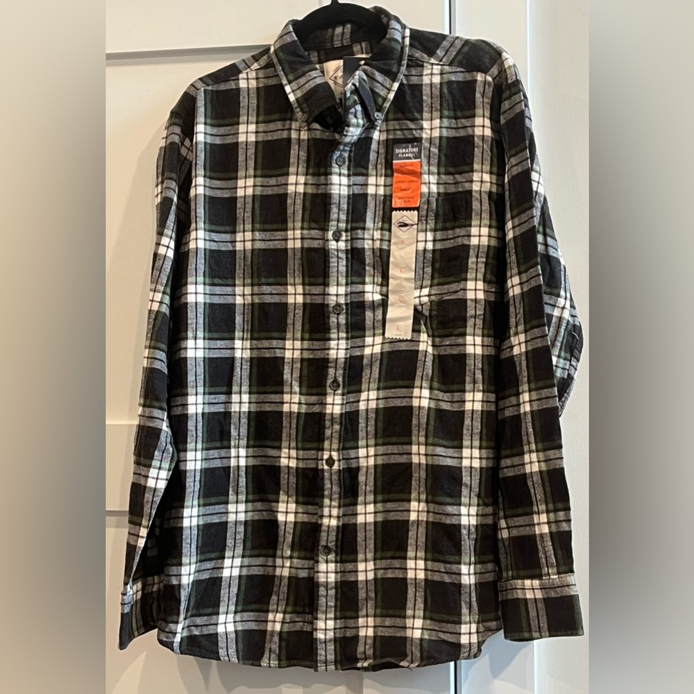 NWT St John’s Bay Super Soft Signature Flannel in Green + Black Plaid - Size L